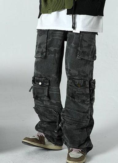 DARK MILITARY CAMO CARGO PANTS