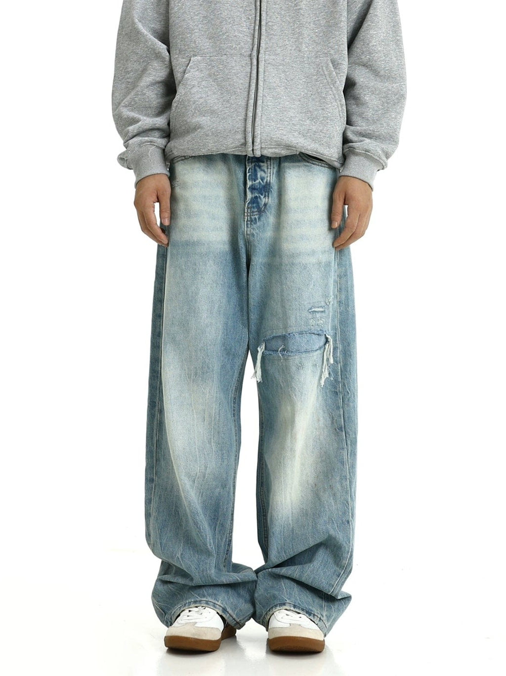 BLUE DISTRESSED DENIM