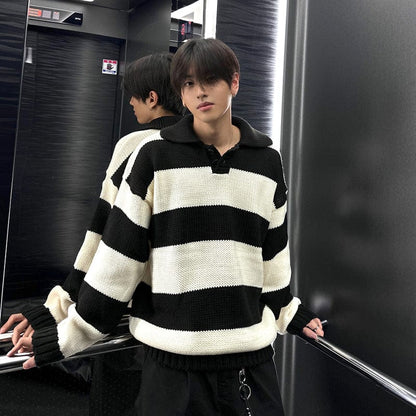 BLACK & WHITE STRIPED KNIT SWEATER