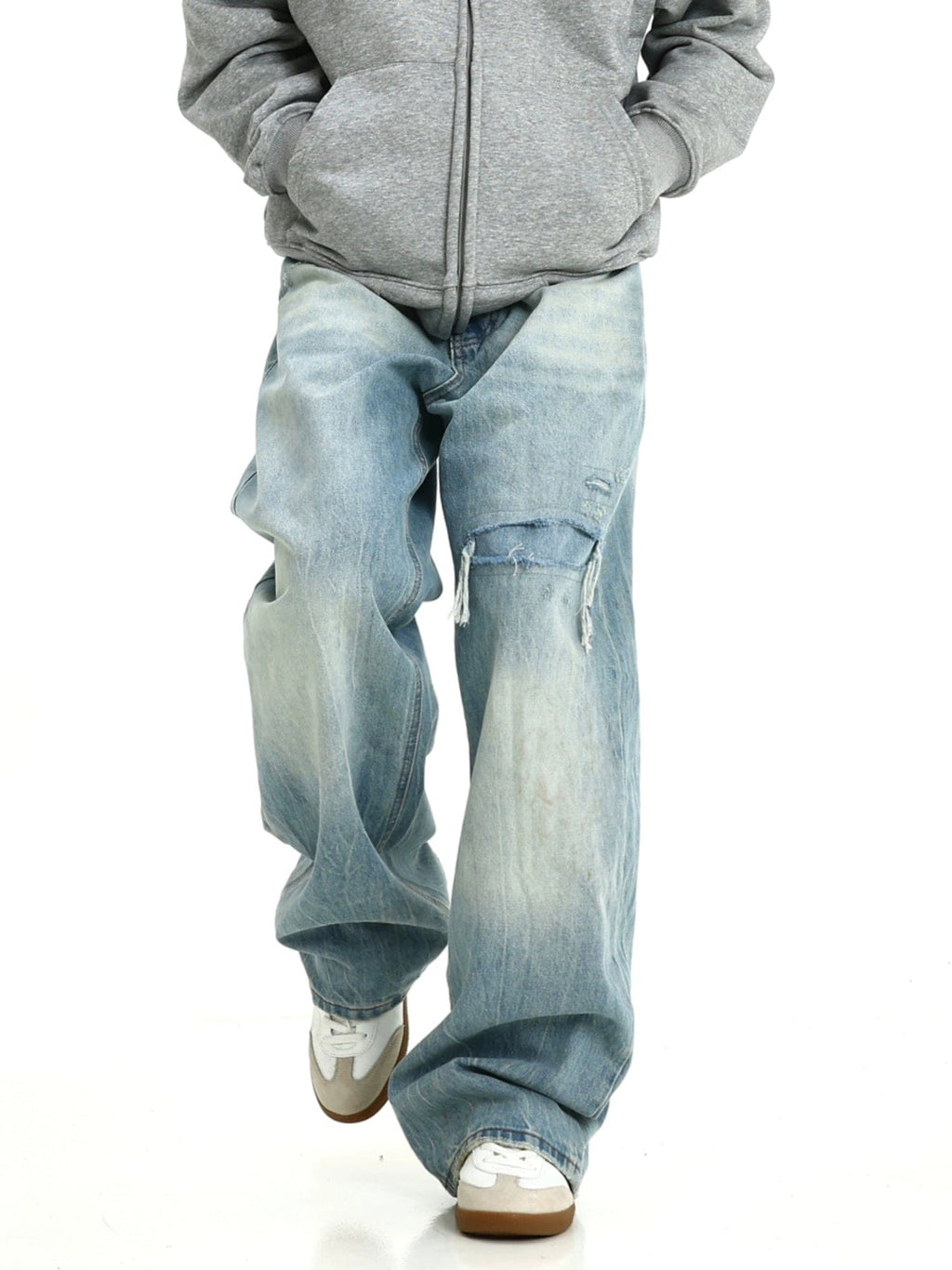 BLUE DISTRESSED DENIM