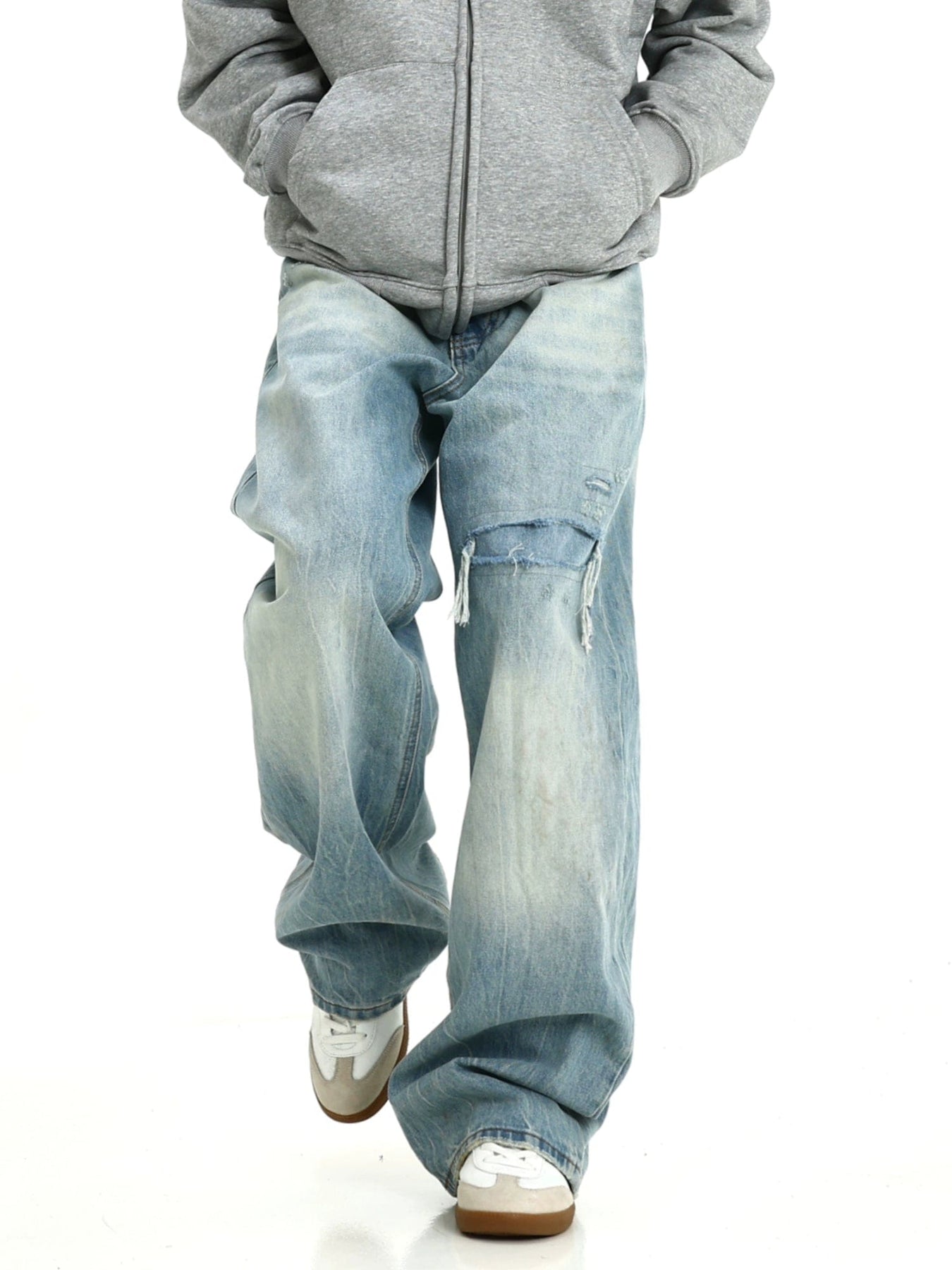 BLUE DISTRESSED DENIM