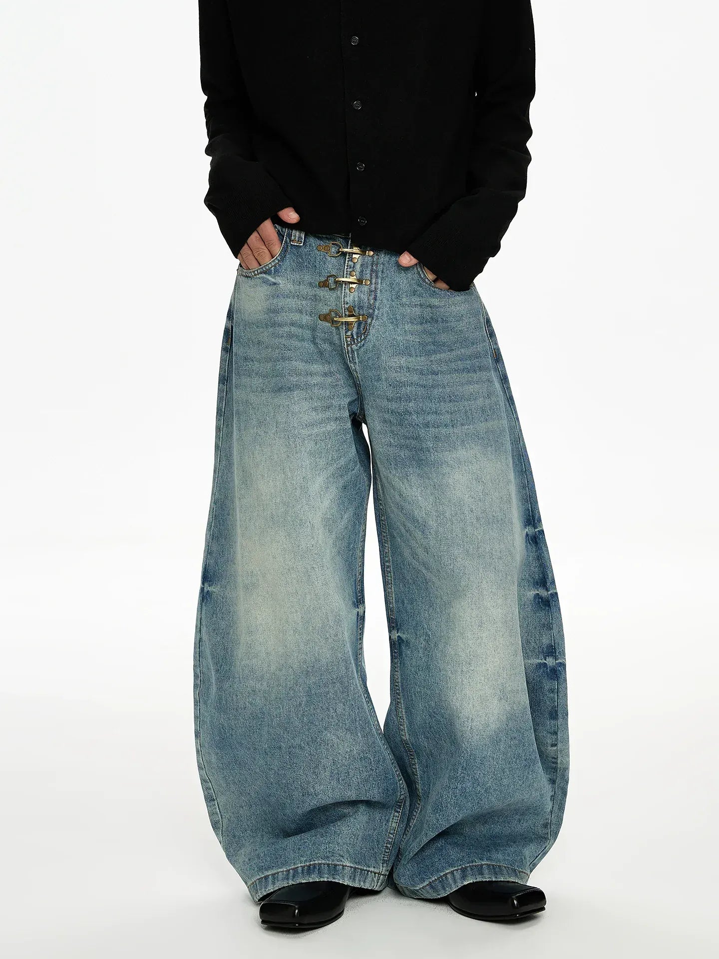 WASHED SCIMITAR DENIM JEANS