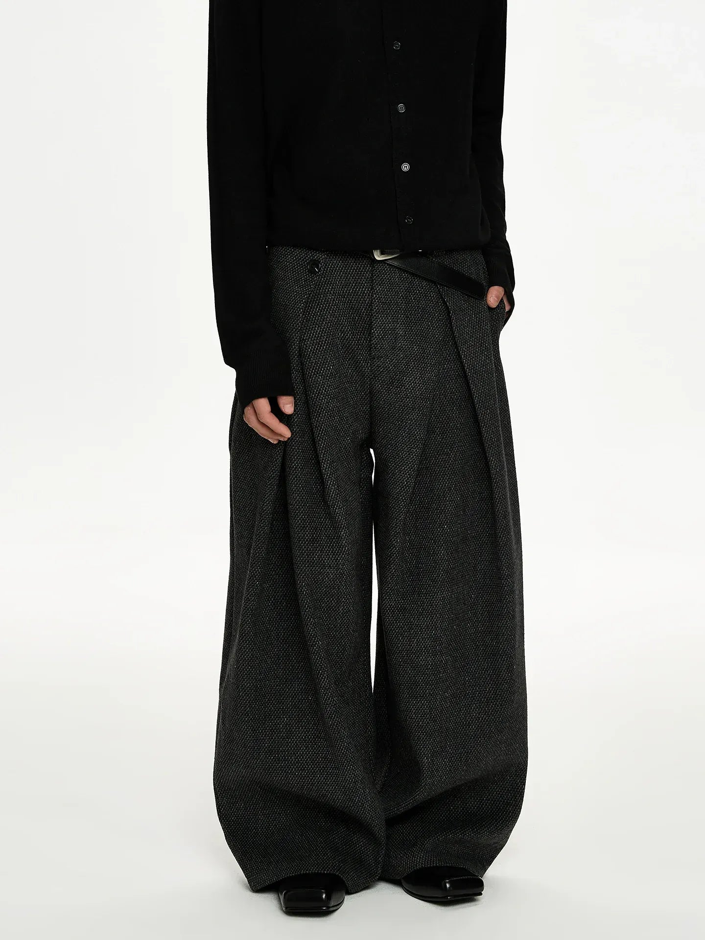PLEATED BAGGY SUIT PANTS
