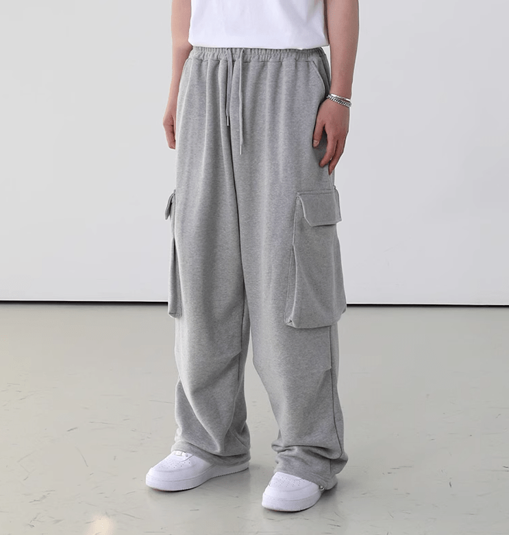 GREY CARGO SWEATPANTS